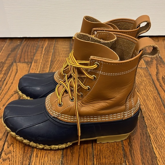 L. L. Bean Women’s Bean Boots 8” (Size D W = 8 Wide) - Picture 4 of 11